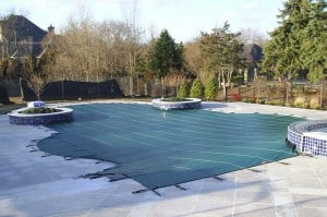 Selecting the Ideal Pool Cover for Your Budget: A Simple Guide